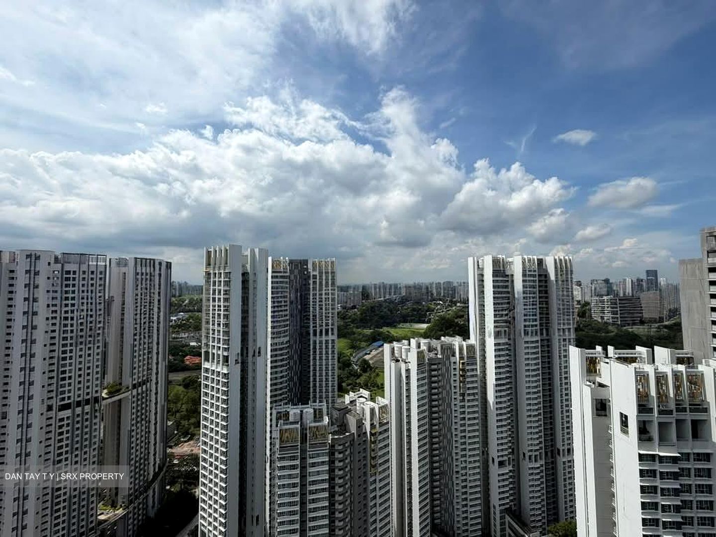 Commonwealth Towers (D3), Condominium #556768601